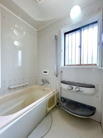 リフォーム中古戸建　一宮市花池2丁目　平成元年築の浴室