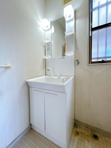 リフォーム中古戸建　一宮市花池2丁目　平成元年築の独立洗面台