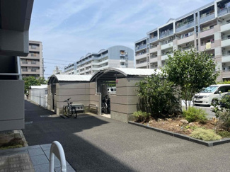 【その他共用部分】 | サンヴァリエ東長居5号棟 | 屋根付き駐輪場があります。