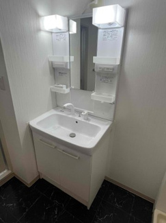 【独立洗面台】 | サンヴァリエ東長居5号棟 | 独立洗面台です。