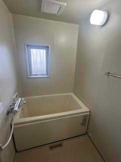 【浴室】 | サンヴァリエ東長居5号棟 | 綺麗なお風呂です。