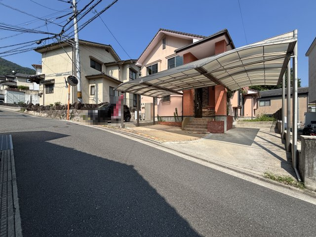 中古戸建　伴東２丁目の前面道路含む現地写真