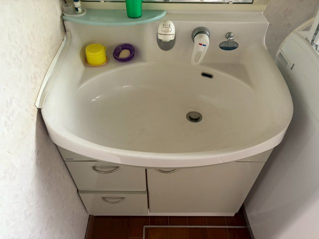 三木市緑が丘町東3丁目　中古の独立洗面台