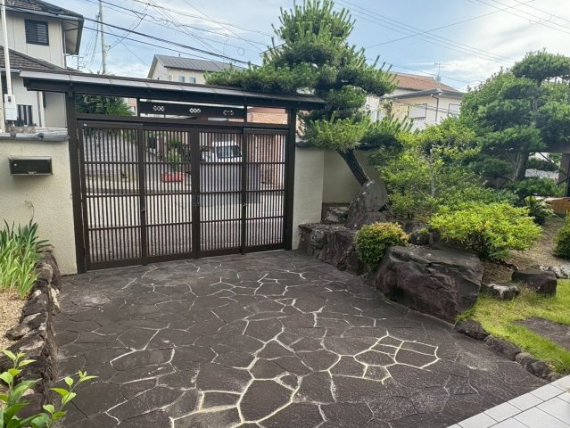 三木市緑が丘町東3丁目　中古のエントランス