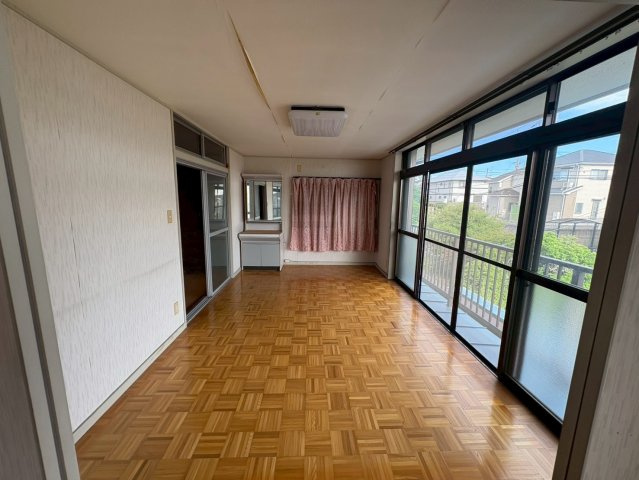 三木市緑が丘町東3丁目　中古の居間・リビング