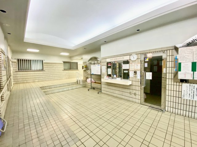 朝日プラザ幸町のエントランス