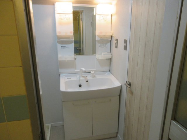今田マンションA棟の独立洗面台