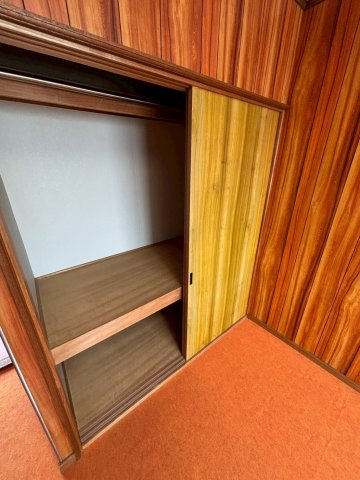 イナヤマコーポラスの収納