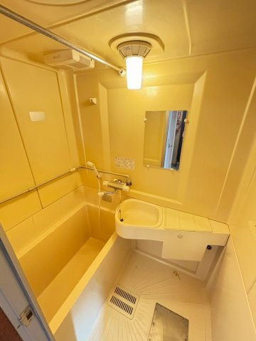 イナヤマコーポラスの浴室