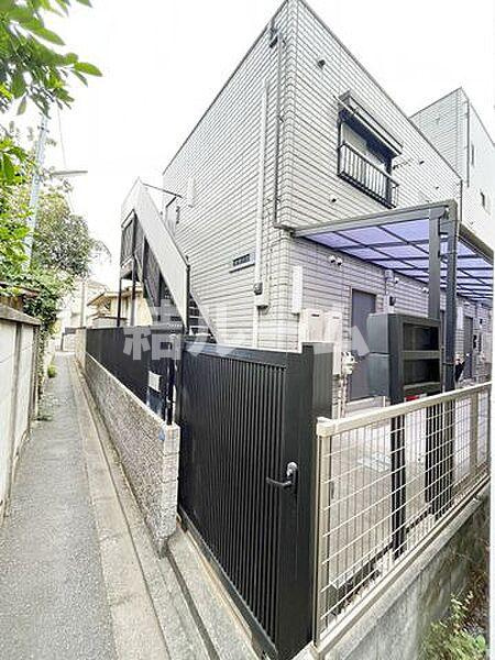 板橋区大谷口１丁目のアパートのエントランス