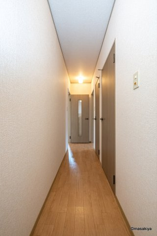 トミユウ・ボラタ Aの玄関