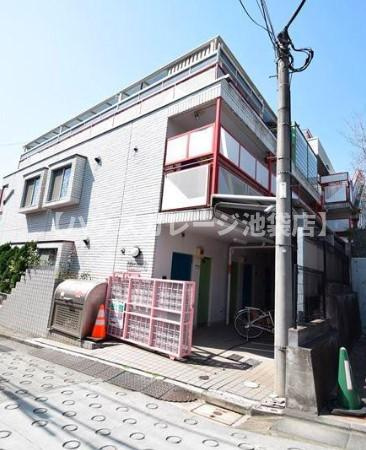 カサール目白台のエントランス