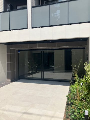 ディアレイシャス西武柳沢のエントランス