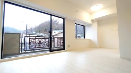 ジュネス葉山クレストの外観