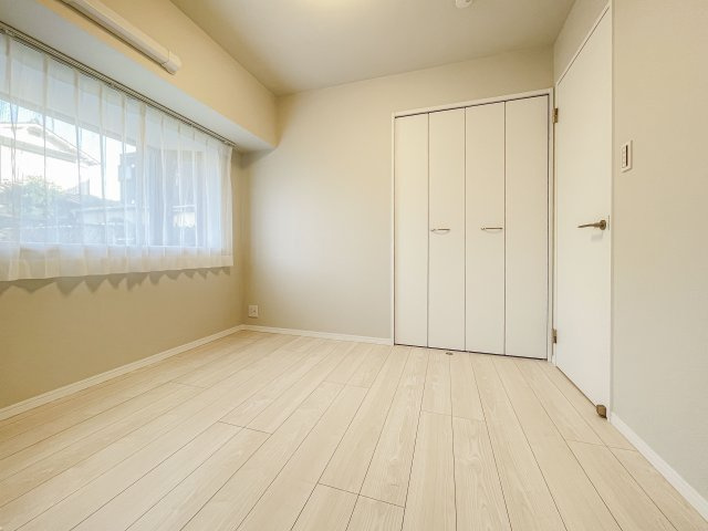 ライオンズマンション三郷第5　の洋室|クローゼット付きの洋室5.1帖