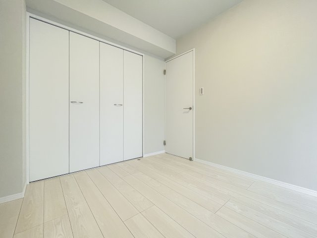 ライオンズマンション三郷第5　の洋室|大型クローゼット付きの洋室5.6帖