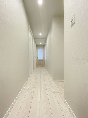 ライオンズマンション三郷第5　のその他|玄関を開けて見える光景です