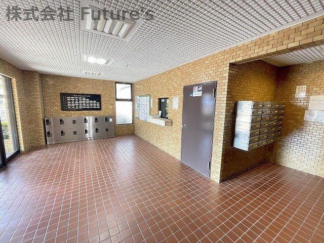 ライオンズマンション三郷第5　のロビー|エントランスの様子です