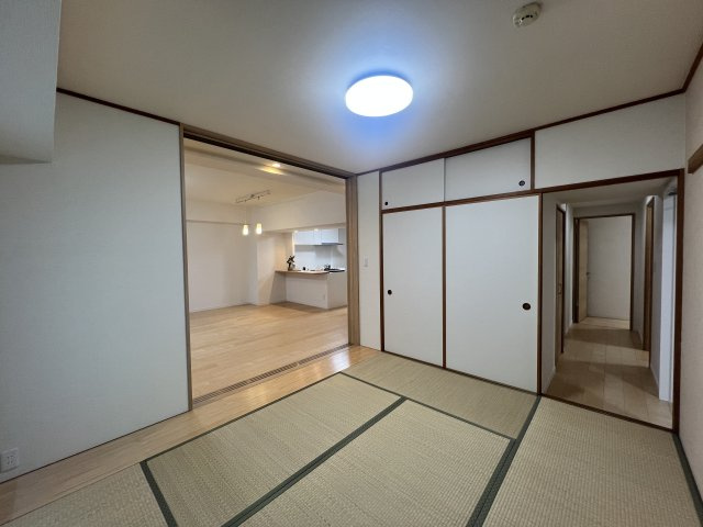 駐車場確実に確保！追加費用管理費込でナシ！【ピュアハイツ南万騎が原】の和室|ゆったりとくつろげる和室です