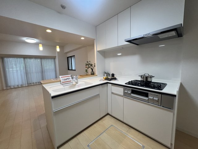 駐車場確実に確保！追加費用管理費込でナシ！【ピュアハイツ南万騎が原】のキッチン|きれいなキッチンです