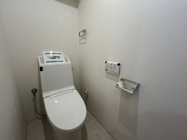 駐車場確実に確保！追加費用管理費込でナシ！【ピュアハイツ南万騎が原】のトイレ|落ち着いた色調のトイレです