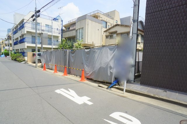 千駄ヶ谷３　土地の外観|☆建築条件無し、お好きなハウスメーカーで建築可能
☆マンションや住居が建ち並ぶ住宅地