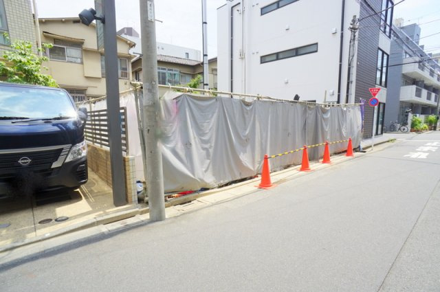 千駄ヶ谷３　土地の外観|東京メトロ副都心線「北参道」駅徒歩5分
JR中央・総武線「千駄ヶ谷」駅徒歩9分
都営大江戸線「国立競技場」駅徒歩9分
JR山手線「原宿」駅徒歩14分