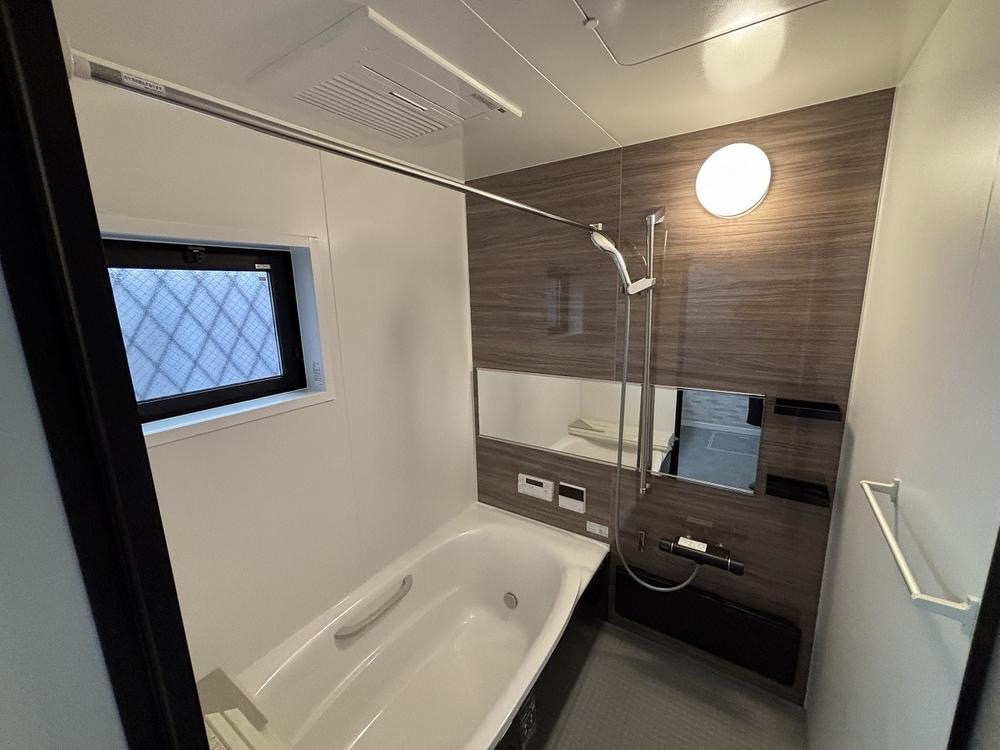 豊里町　新築一戸建ての浴室|浴室換気乾燥暖房機付き
■物件内覧・資金計画相談・住宅ローン相談、リフォーム相談、お問合せ受付中■
※当日・翌日のご内覧、ご相談はお電話でのお問合せがスムーズです！