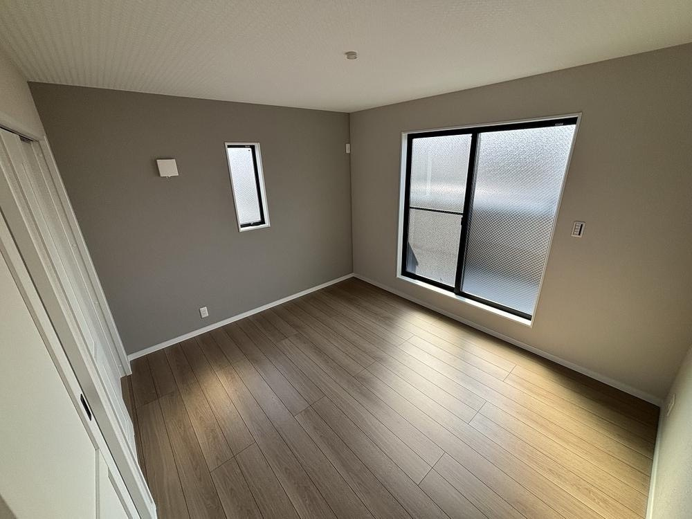 豊里町　新築一戸建ての洋室|洋室7.0帖　ウォークインクローゼット有
■物件内覧・資金計画相談・住宅ローン相談、リフォーム相談、お問合せ受付中■
※当日・翌日のご内覧、ご相談はお電話でのお問合せがスムーズです！