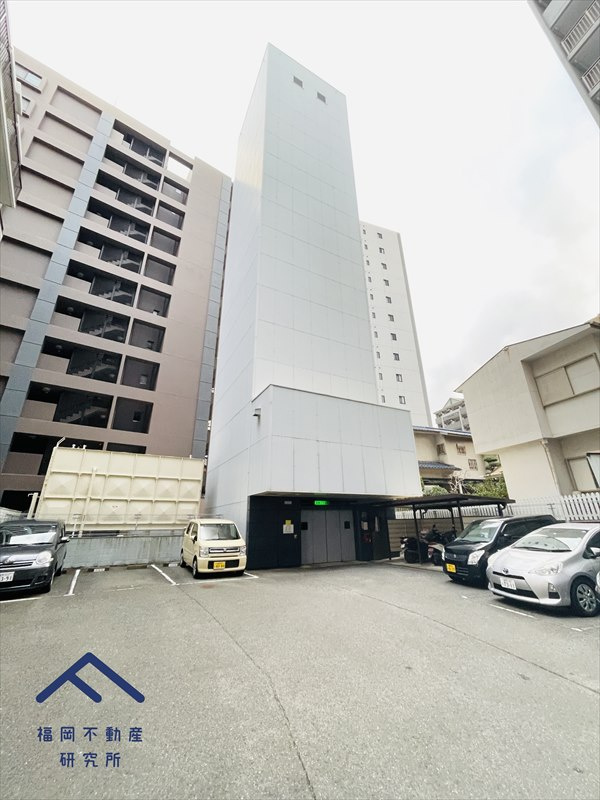 アンピールラトゥール別府の駐車場