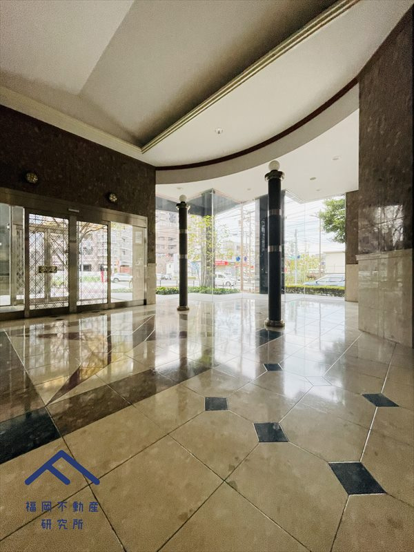 アンピールラトゥール別府のエントランス