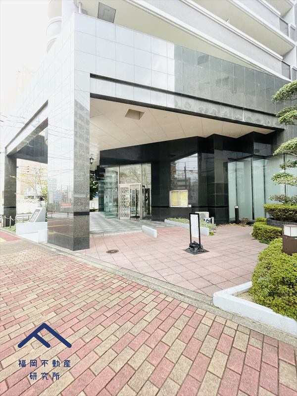 アンピールラトゥール別府のエントランス