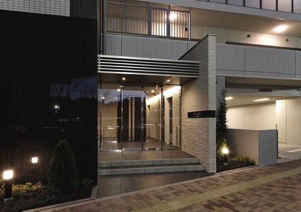 リシュドール鶴舞公園のエントランス