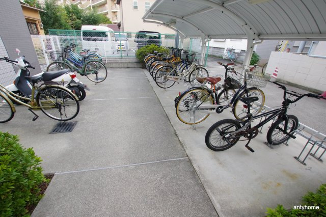 サンプレイス　仲介手数料無料の駐車場