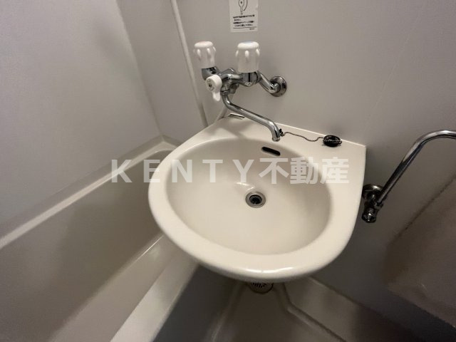 【洗面所】 | ＮＵ　ＴＥＲＲＡＣＥ鵜の木 | スペースが確保できる洗面所です