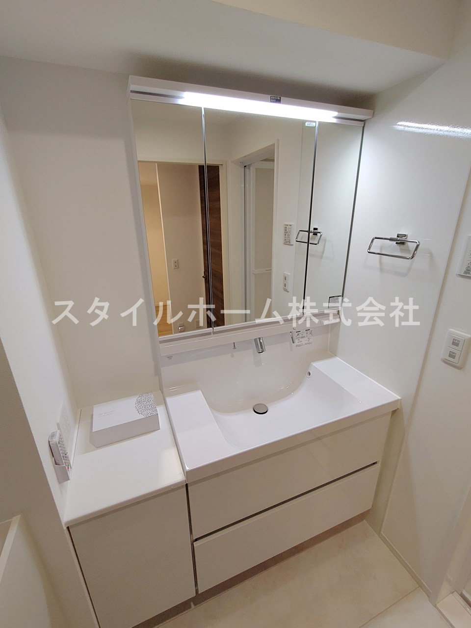 グランヴェール柱の独立洗面台