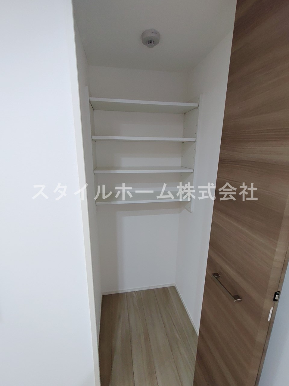 グランヴェール柱の収納