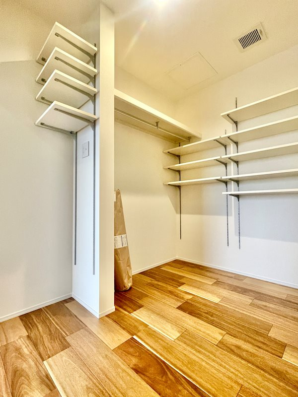 辻堂新築一戸建ての収納|ウォークインクローゼット完備