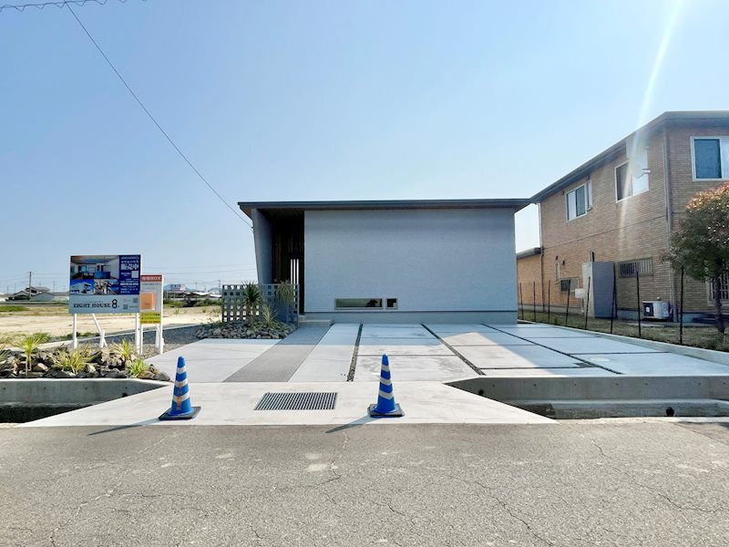 辻堂新築一戸建ての前面道路含む現地写真