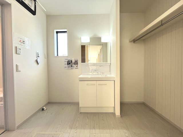 【洗面所】 | 福岡市城南区友丘4丁目1期　1号棟（全3棟）【仲介手数料無料・0円】 | 施工例。施工例は完成時と異なる場合があります。