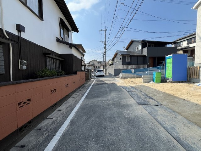 【その他】 | 福岡市城南区友丘4丁目1期　2号棟（全3棟）【仲介手数料無料・0円】 | 現地写真。前面道路です。