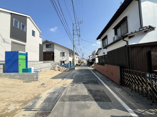 【その他】 | 福岡市城南区友丘4丁目1期　2号棟（全3棟）【仲介手数料無料・0円】 | 現地写真。前面道路です。