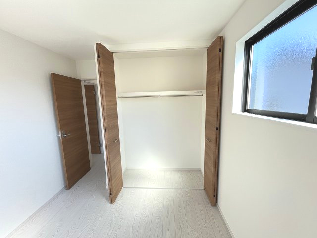 【収納】 | 福岡市城南区友丘4丁目1期　2号棟（全3棟）【仲介手数料無料・0円】 | 施工例。施工例は完成時と異なる場合があります。