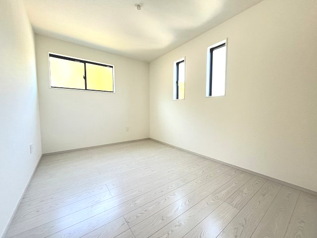 【子供部屋】 | 福岡市城南区友丘4丁目1期　2号棟（全3棟）【仲介手数料無料・0円】 | 施工例。施工例は完成時と異なる場合があります。