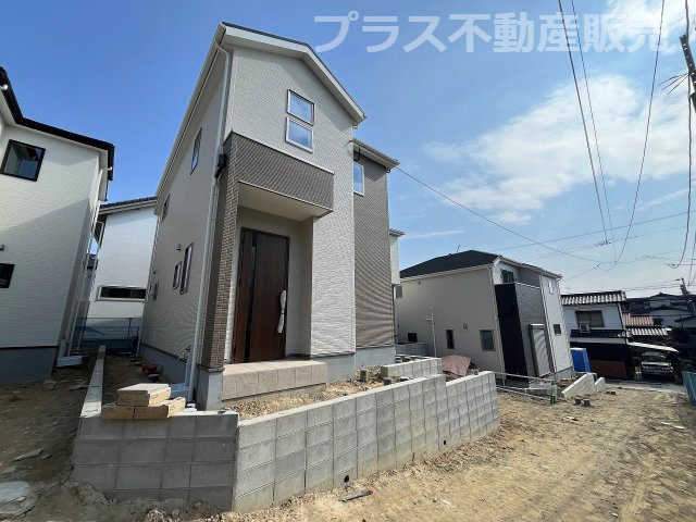 【外観】 | 福岡市城南区友丘4丁目1期　2号棟（全3棟）【仲介手数料無料・0円】 | 現地写真。プラス不動産販売なら、現場の全ての棟をまとめてご見学頂けます。