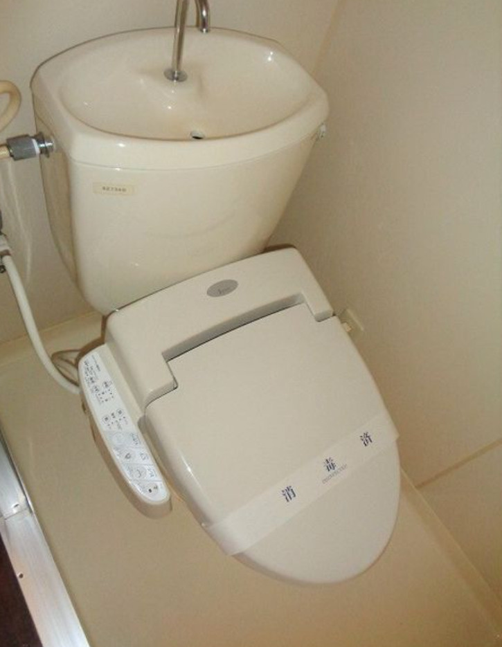 富山市西中野町2丁目　一棟売マンションのトイレ