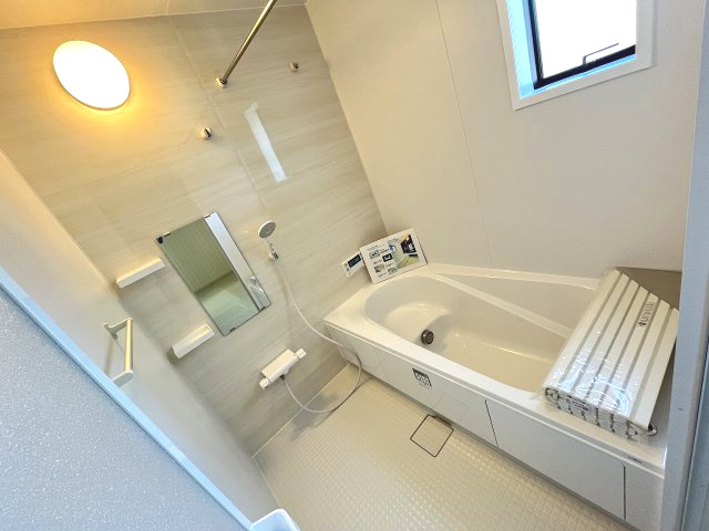 【内装】 | 福岡市城南区友丘4丁目1期　3号棟（全3棟）【仲介手数料無料・0円】 | 施工例。浴室です。施工例は完成時と異なる場合があります。