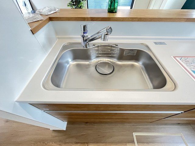 【キッチン】 | 福岡市城南区友丘4丁目1期　3号棟（全3棟）【仲介手数料無料・0円】 | 施工例。施工例は完成時と異なる場合があります。