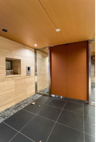 リビオ人形町日本橋浜町グリーンテラスのエントランス