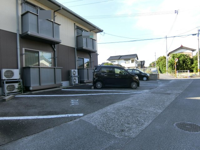 ヴィラージュの駐車場